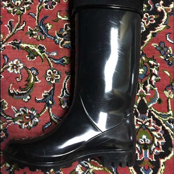 Rain boots - Picture 3 of 8